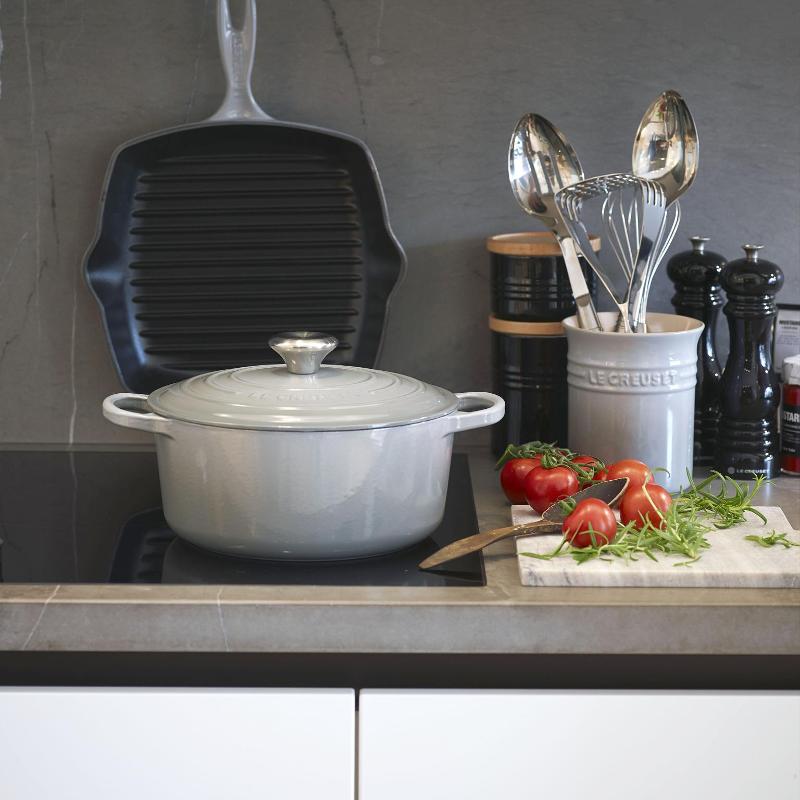 slap af ulækkert Afvigelse Le Creuset Cast Iron Pearl Grey