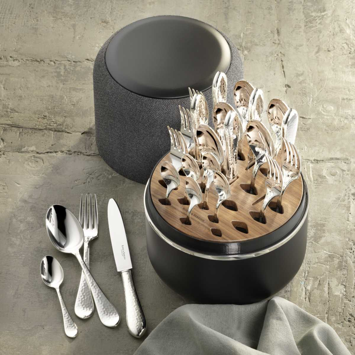 Robbe & Berking Martele 925 Sterling Silber The box includes a 24-piece menu cutlery set