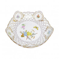 Meissen Neuer Ausschnitt - Blume naturalistisch bunt mit Schmetterling Schaal met doorbraak 18 cm