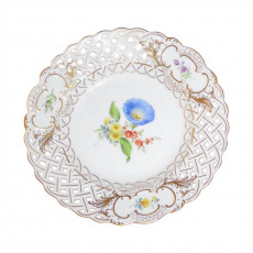 Meissen Neuer Ausschnitt - Blume 3 mitte bunt mit Goldrand Plate with perforation 19 cm