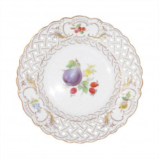 Meissen Neuer Ausschnitt - Fruchtmalerei bunt mit Goldrand Plate with perforation 18 cm