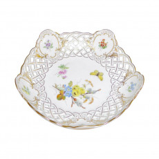 Meissen Neuer Ausschnitt - Blume naturalistisch bunt mit Schmetterling Bowl with breakthrough 18 cm
