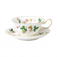Wedgwood Wild Strawberry Kahvikuppi / teekuppi 0,15 L aluslautasella Peony 2-osainen