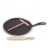Le Creuset Bräter und Pfannen Spezialitäten Poêle à crêpes avec spatule en bois 27 cm noir