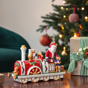 Beautiful Christmas Figures & Gifts