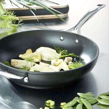 LE CREUSET - Toughened Non-Stick aluminium wok 32cm