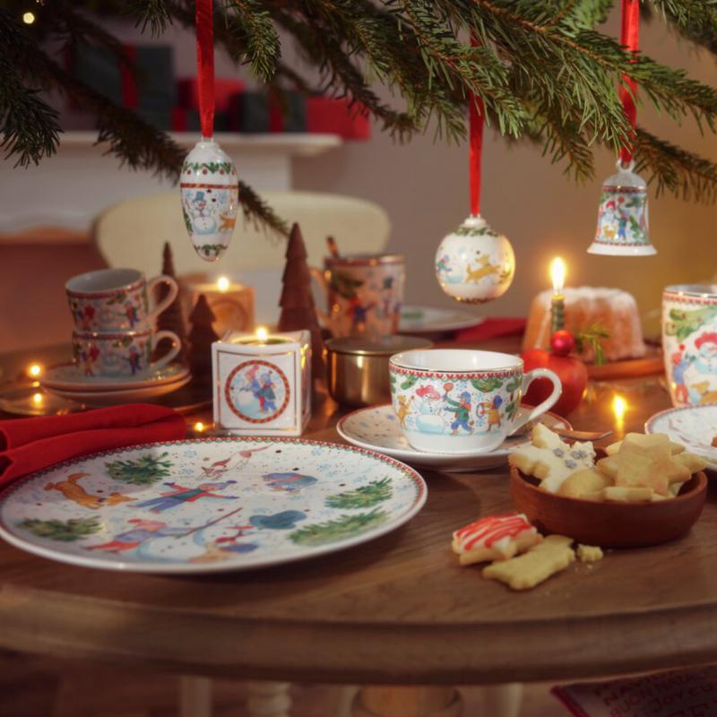The Christmas Shop | Heinen kerstbal - Met kussend paar - 7cm